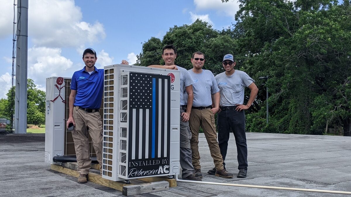 roberson-air-conditioning-team-portrait-four-technicians
